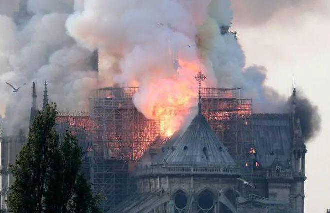 悟空》火爆全球法国这个最牛游戏曾拯救巴黎圣母院！AG真人国际中法3A游戏都有“神功”！《黑神话：(图20)